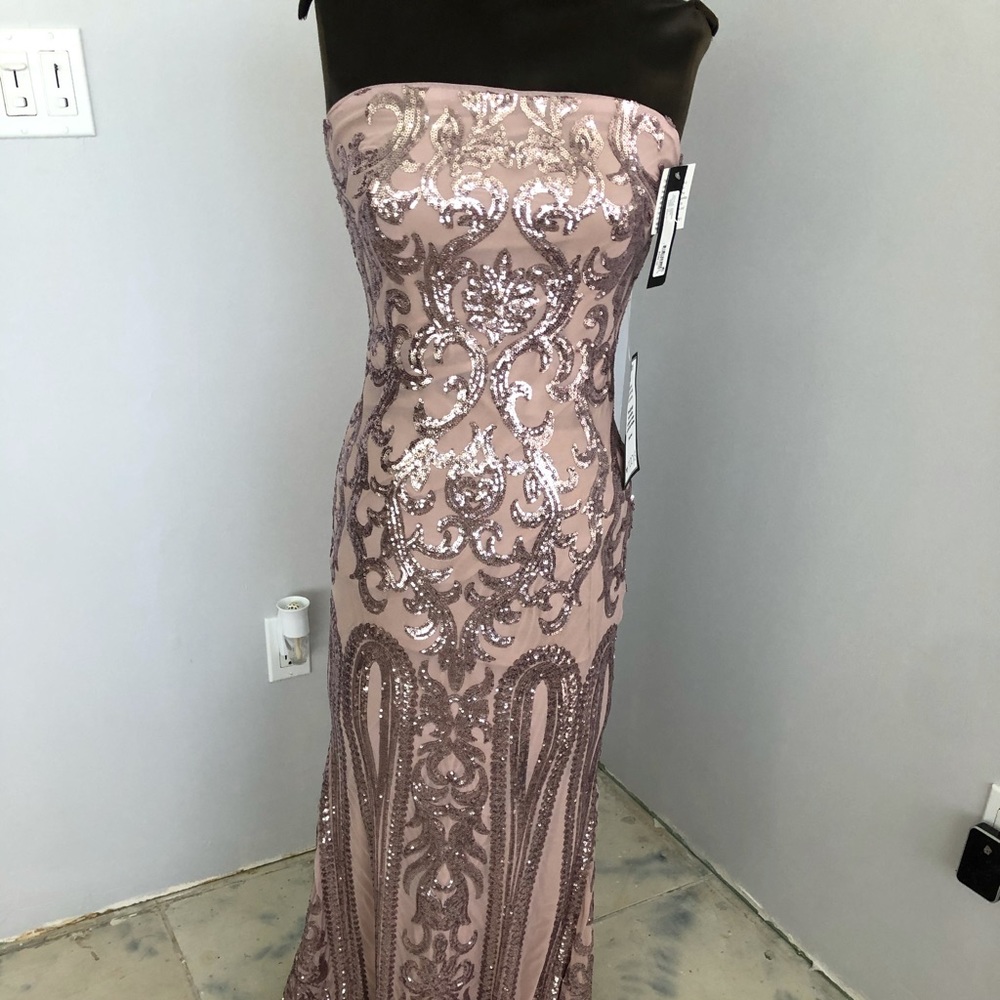 Strapless dress, sequin design throughout whole dress